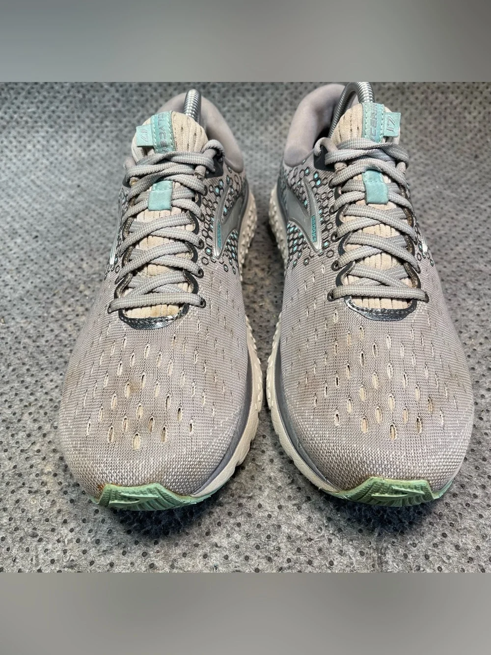 Brooks Glycerin 17 Grey Running Shoes Size 11 Women’s